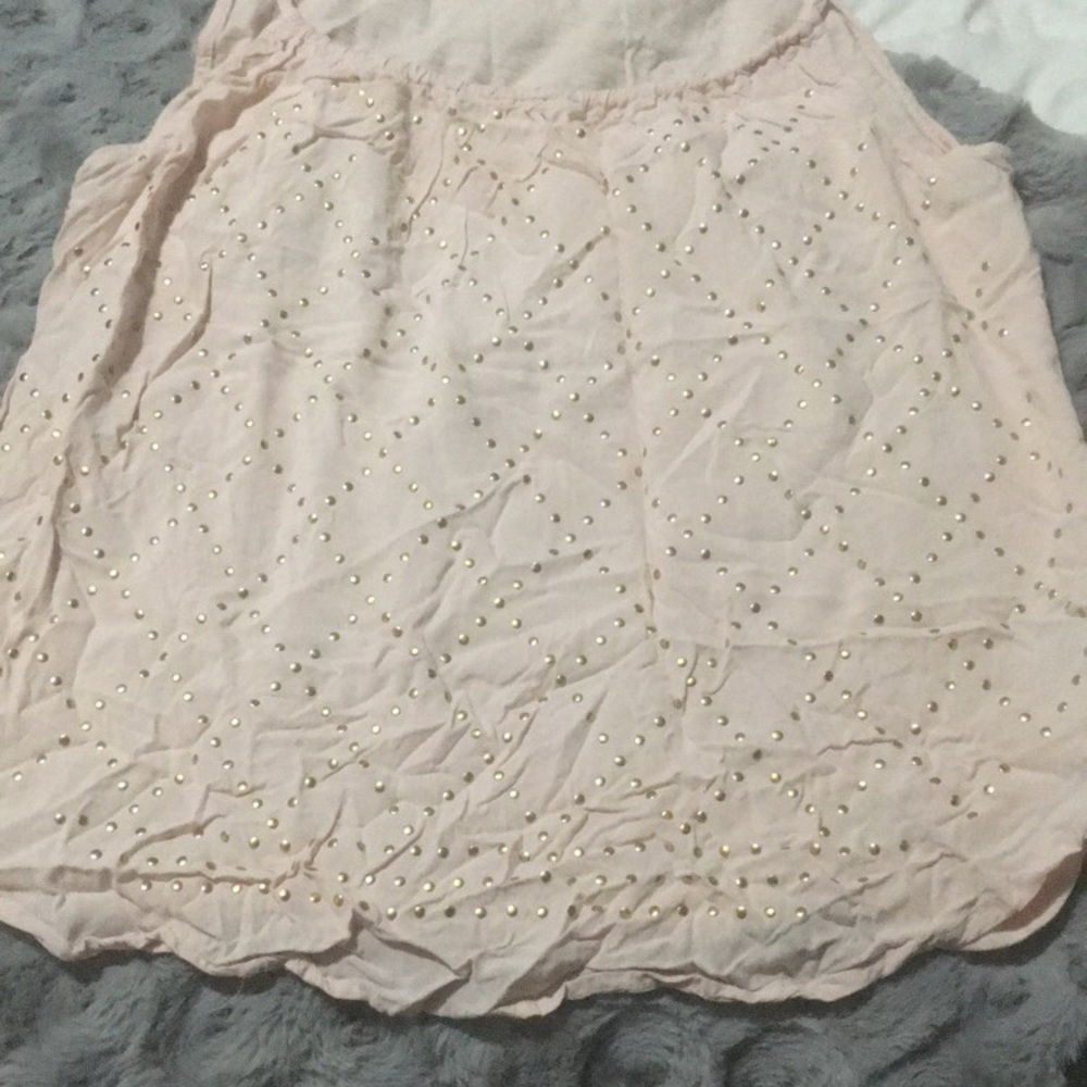 Light pink tank with gold decal
